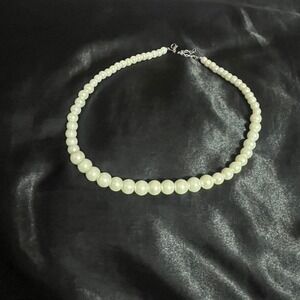 18 1/2 inch pearl necklace, really nice and pretty